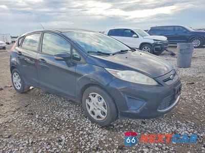 Czwarte zdjęcie samochodu z boku: 2013 FORD FIESTA SE VIN:3FADP4EJ9DM142488 - miniatura
