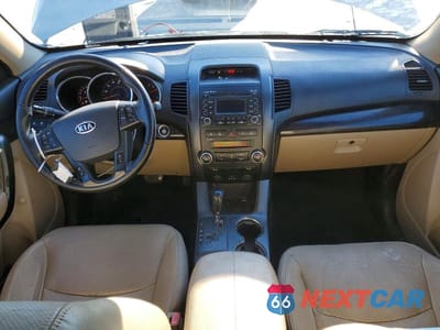 Zdjęcie 8 z 11 samochodu: 2011 KIA SORENTO EX VIN:5XYKUDA28BG022930 - miniatura