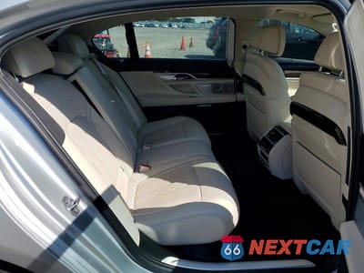 Zdjęcie 10 z 13 samochodu: 2017 BMW 750 I VIN:WBA7F0C52HGM21173 - miniatura