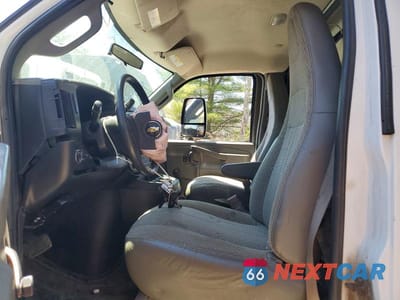 Zdjęcie 7 z 13 samochodu: 2019 CHEV EXPRESS G4500 VIN:1HA6GUCGXKN013118 - miniatura