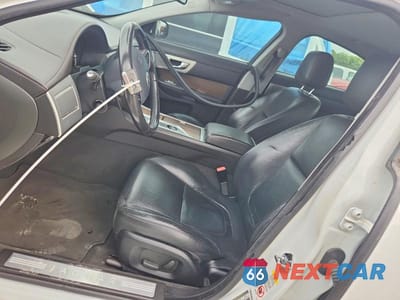 Zdjęcie 7 z 12 samochodu: 2013 JAGUAR XF VIN:SAJWA0ES4DPU03821 - miniatura