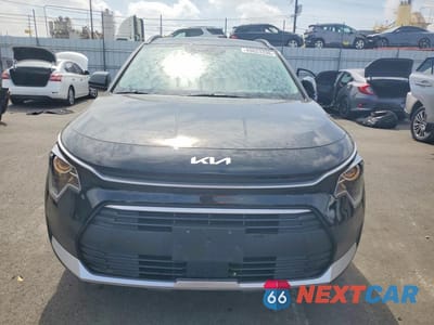 Piąte zdjęcie samochodu w środku: 2025 KIA NIRO EX VIN:KNDCR3LE9S5219556 - miniatura