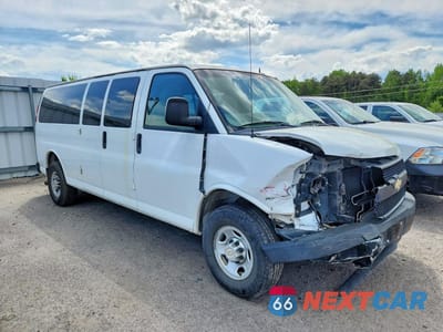 Czwarte zdjęcie samochodu z boku: 2014 CHEVROLET EXPRESS G3500 LS VIN:1GAZGZFA2E1140956 - miniatura