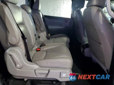 Zdjęcie 11 z 13 samochodu: 2018 HONDA ODYSSEY EXL VIN:5FNRL6H74JB036182 - miniatura