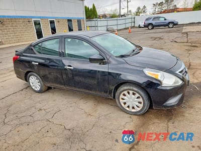 Czwarte zdjęcie samochodu z boku: 2017 NISSAN VERSA 1.6 SV VIN:3N1CN7AP5HL827321 - miniatura