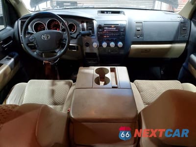 Zdjęcie 8 z 11 samochodu: 2013 TOYOTA TUNDRA GRADE VIN:5TFDW5F11DX303170 - miniatura