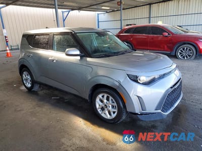 Czwarte zdjęcie samochodu z boku: 2025 KIA SOUL LX VIN:KNDJ23AU4S7942161 - miniatura
