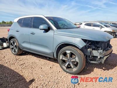 Czwarte zdjęcie samochodu z boku: 2020 VOLVO XC40 T5 MOMENTUM VIN:YV4162UK0L2325943 - miniatura