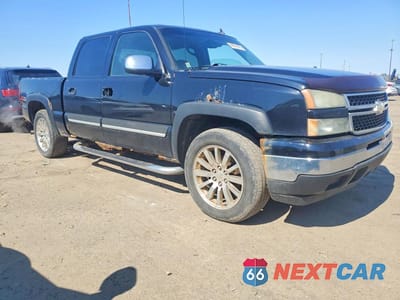 Czwarte zdjęcie samochodu z boku: 2006 CHEVROLET SILVERADO K1500 VIN:2GCEK13Z561272864 - miniatura