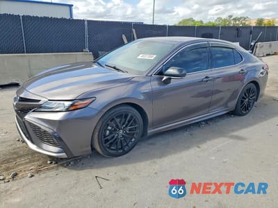 2021 TOYOTA CAMRY HYBRID XSE 4T1K31AK3MU565584 - główne zdjęcie licytacji z USA - miniatura