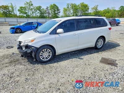2015 TOYOTA SIENNA XLE PREMIUM 8-PASSENGER 5TDYK3DC4FS630743 - główne zdjęcie licytacji z USA - miniatura