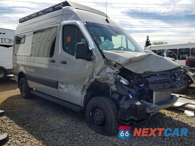 Czwarte zdjęcie samochodu z boku: 2024 MERCEDES-BENZ SPRINTER 2500 VIN:W1W4NBVY0RT176091 - miniatura