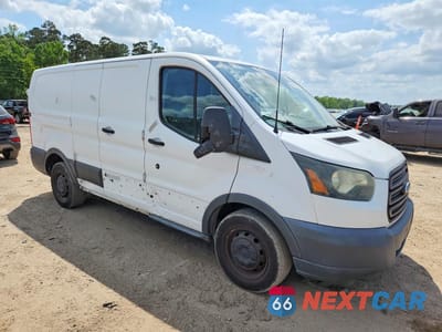 Czwarte zdjęcie samochodu z boku: 2016 FORD TRANSIT T-150 VIN:1FTYE1ZM2GKA41583 - miniatura