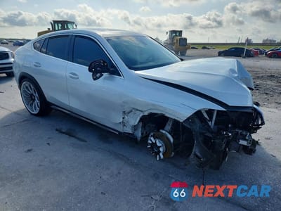 Czwarte zdjęcie samochodu z boku: 2023 BMW X6 XDRIVE40I VIN:5UXCY6C01P9N74437 - miniatura