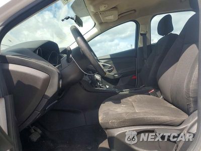 Zdjęcie 7 z 12 samochodu: 2017 FORD FOCUS S VIN:1FADP3E23HL297936 - miniatura