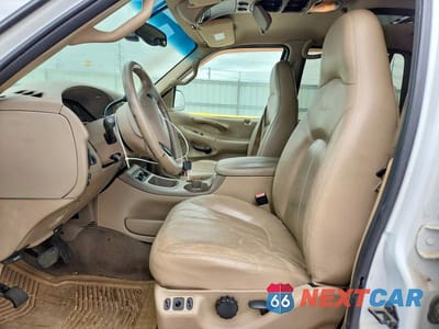 Zdjęcie 7 z 13 samochodu: 2002 FORD EXPEDITION EDDIE BAUER VIN:1FMRU17W32LA47547 - miniatura