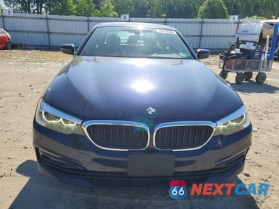 Piąte zdjęcie samochodu w środku: 2018 BMW 530 I VIN:WBAJA5C5XJWA38937 - miniatura