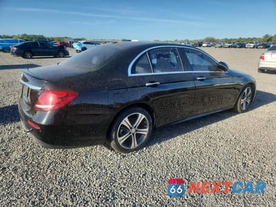 Trzecie zdjęcie samochodu z tyłu: 2017 MERCEDES-BENZ E 300 VIN:WDDZF4JBXHA100809 - miniatura