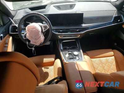 Zdjęcie 8 z 13 samochodu: 2025 BMW X7 XDRIVE40I VIN:5UX23EM04S9Y67938 - miniatura