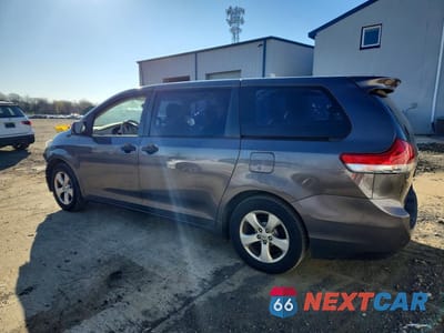 Drugie zdjęcie samochodu z przodu: 2013 TOYOTA SIENNA L 7-PASSENGER VIN:5TDZK3DC7DS372641 - miniatura