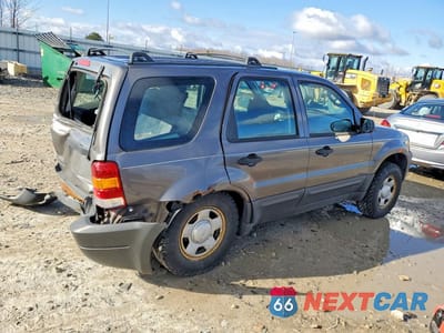 Trzecie zdjęcie samochodu z tyłu: 2004 FORD ESCAPE XLS VIN:1FMYU92174KB40246 - miniatura