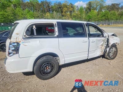 Trzecie zdjęcie samochodu z tyłu: 2016 DODGE GRAND CARAVAN SE VIN:2C4RDGBG2GR115133 - miniatura