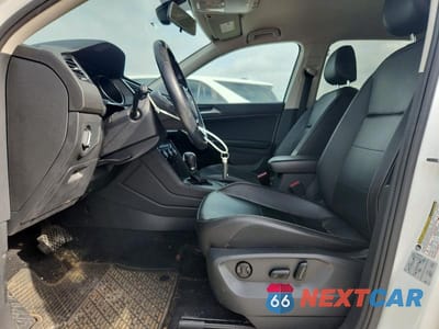 Zdjęcie 7 z 12 samochodu: 2018 VOLKSWAGEN TIGUAN SE VIN:3VV3B7AX9JM007038 - miniatura