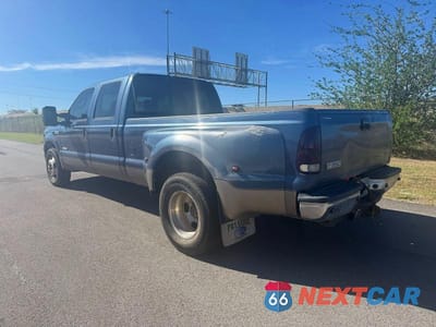 Trzecie zdjęcie samochodu z tyłu: 2006 FORD F350 SUPER DUTY VIN:1FTWW32P86EA59281 - miniatura