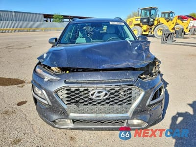 Piąte zdjęcie samochodu w środku: 2019 HYUNDAI KONA LIMITED VIN:KM8K33A56KU220861 - miniatura