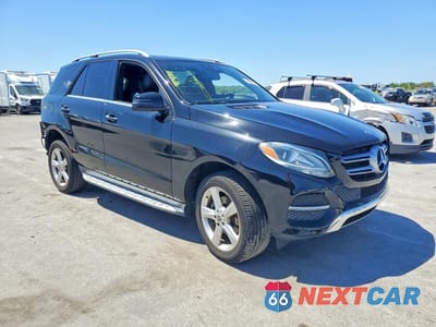 Czwarte zdjęcie samochodu z boku: 2017 MERCEDES-BENZ GLE 350 4MATIC VIN:4JGDA5HB2HA973741 - miniatura