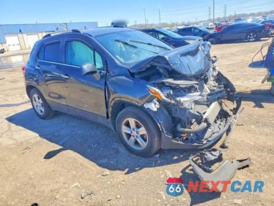 Czwarte zdjęcie samochodu z boku: 2018 CHEVROLET TRAX 1LT VIN:KL7CJPSB3JB687155 - miniatura