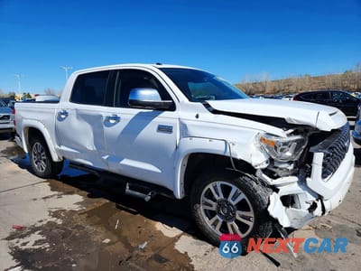 Czwarte zdjęcie samochodu z boku: 2019 TOYOTA TUNDRA PLATINUM VIN:5TFAY5F17KX811797 - miniatura