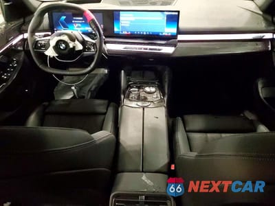 Zdjęcie 8 z 12 samochodu: 2026 BMW 540 XI VIN:WBA63FJ04TCV85491 - miniatura