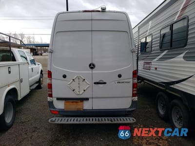 Zdjęcie 6 z 12 samochodu: 2012 MERCEDES BENZ SPRINTER 2500 DELIVERY VAN VIN:WD3PE8CB2C5669934 - miniatura