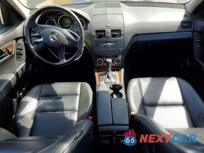 Zdjęcie 8 z 12 samochodu: 2010 MERCEDES-BENZ C 300 4MATIC VIN:WDDGF8BB3AF470408 - miniatura