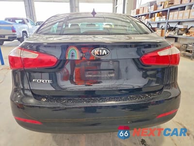 Zdjęcie 6 z 12 samochodu: 2016 KIA FORTE LX VIN:KNAFK4A63G5524039 - miniatura