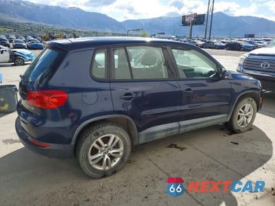 Trzecie zdjęcie samochodu z tyłu: 2012 VOLKSWAGEN TIGUAN S VIN:WVGAV7AX1CW551464 - miniatura