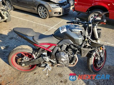 2025 SUZUKI GSX800 R JS1EM11B3S7100355 - główne zdjęcie licytacji z USA - miniatura