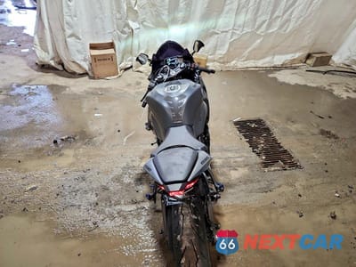 Zdjęcie 6 z 9 samochodu: 2025 KAWASAKI ZX636 K VIN:JKBZXJJ13SA029964 - miniatura