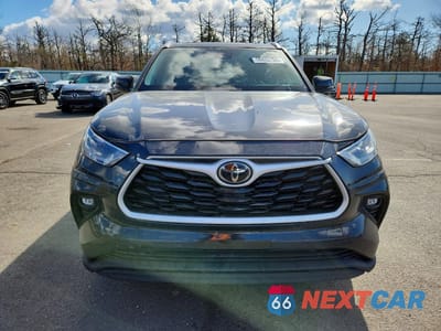 Piąte zdjęcie samochodu w środku: 2020 TOYOTA HIGHLANDER XLE VIN:5TDGZRBH2LS017881 - miniatura