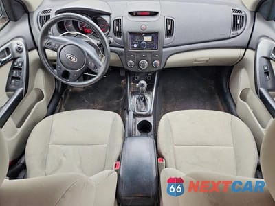 Zdjęcie 8 z 12 samochodu: 2013 KIA FORTE VIN:KNAFU4A26D5740390 - miniatura