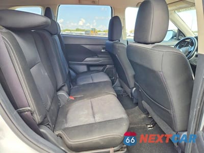 Zdjęcie 10 z 12 samochodu: 2016 MITSUBISHI OUTLANDER SE VIN:JA4AD3A37GZ001553 - miniatura
