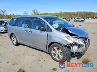 Czwarte zdjęcie samochodu z boku: 2015 TOYOTA SIENNA L 7-PASSENGER VIN:5TDZK3DCXFS635532 - miniatura