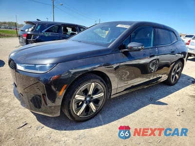 2024 BMW IX XDRIVE50 WB523CF03RCR88309 - główne zdjęcie licytacji z USA - miniatura