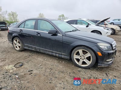Czwarte zdjęcie samochodu z boku: 2011 MERCEDES-BENZ C 300 4MATIC VIN:WDDGF8BB9BR165172 - miniatura