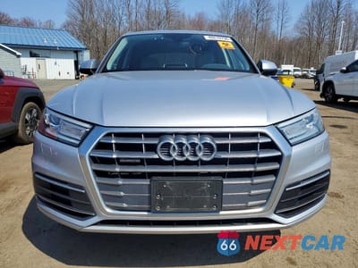 Piąte zdjęcie samochodu w środku: 2018 AUDI Q5 PREMIUM VIN:WA1ANAFY3J2206423 - miniatura