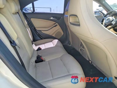 Zdjęcie 10 z 12 samochodu: 2014 MERCEDES-BENZ CLA 250 VIN:WDDSJ4EB5EN119475 - miniatura