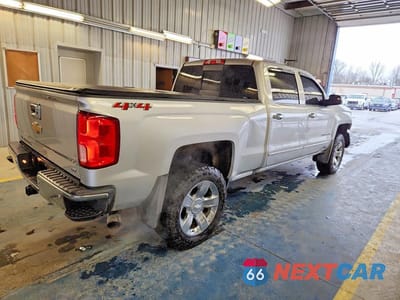 Trzecie zdjęcie samochodu z tyłu: 2018 CHEVROLET SILVERADO K1500 LTZ VIN:3GCUKSEC2JG256602 - miniatura