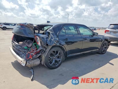 Trzecie zdjęcie samochodu z tyłu: 2021 CHRYSLER 300 S VIN:2C3CCABG1MH528978 - miniatura