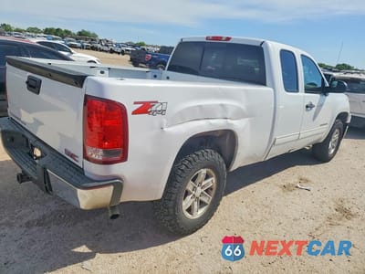 Trzecie zdjęcie samochodu z tyłu: 2013 GMC SIERRA K1500 SLE VIN:1GTR2VE73DZ284701 - miniatura